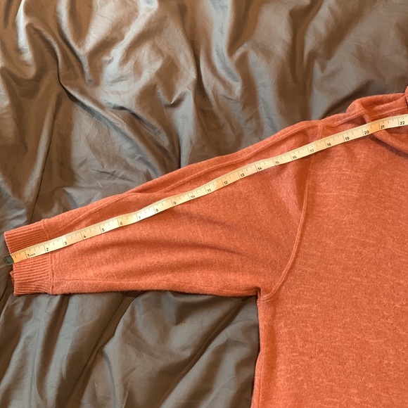 Soft pink asymmetric neck sweater with zipper detail - Picture 7 of 8